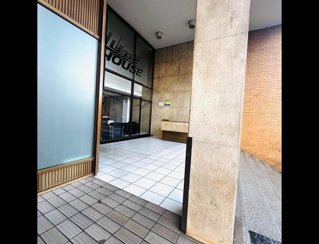 1 BEDROOM APARTMENT FOR SALE IN BRAAMFONTEIN